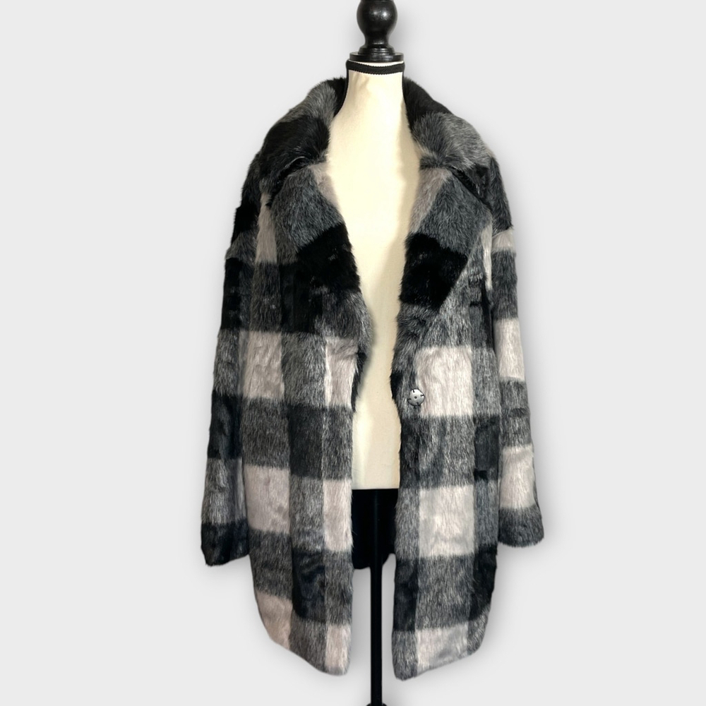 SUPERDOWN Amaya Faux Fur Coat MEDIUM Soft Cozy Glam Statement Black Silver